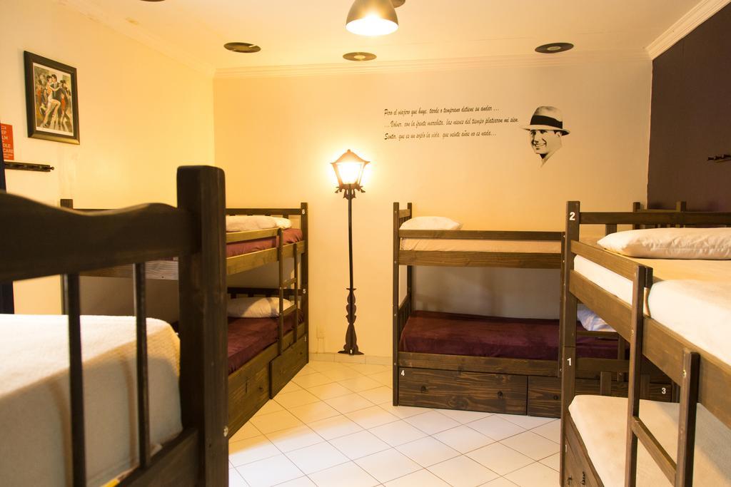 Knock Knock Hostel Κουριτίμπα Δωμάτιο φωτογραφία